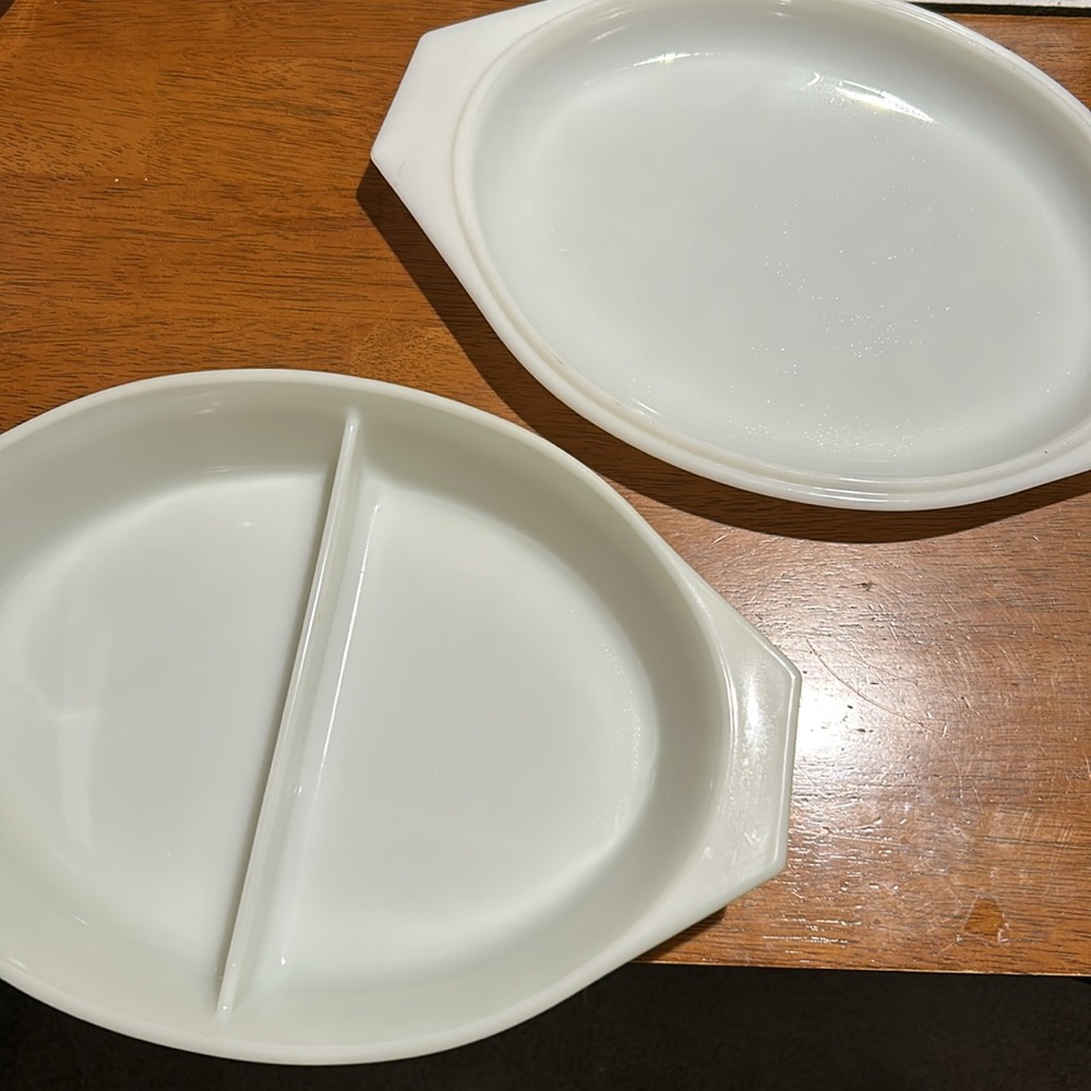 Pyrex Verde 1.5 quart Cinderella divided dish - Picture 4 of 11